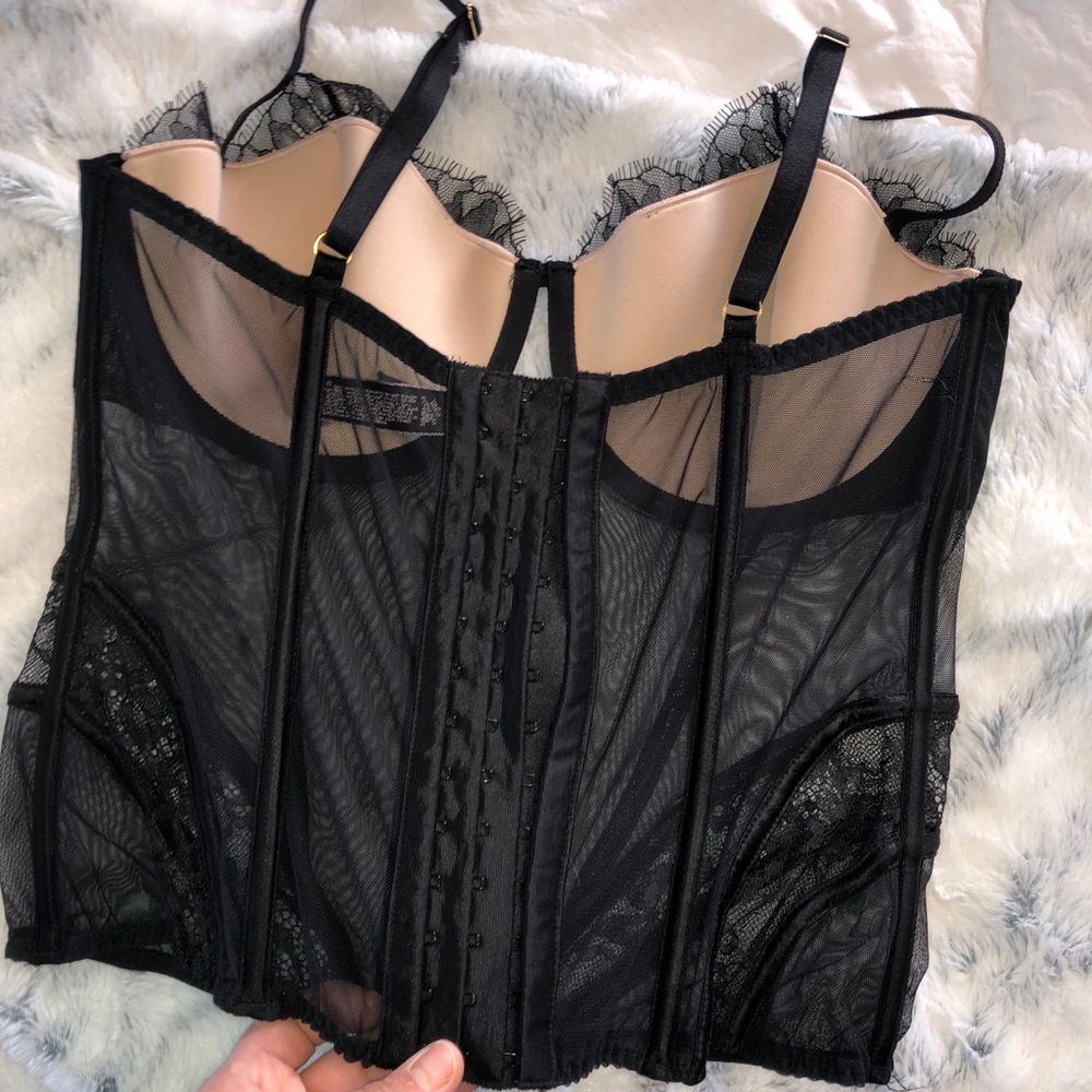 Lingerie - Picture 3 of 6